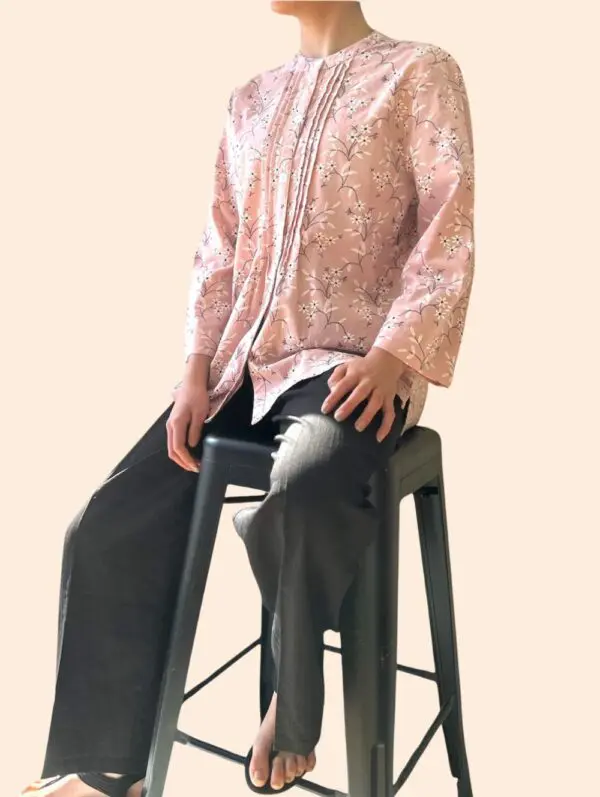 Pink eyelet blouse for women — Fan Everyday Wear